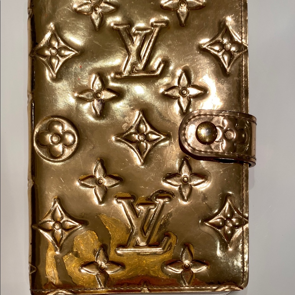Louis Vuitton monogram mirror gold agenda